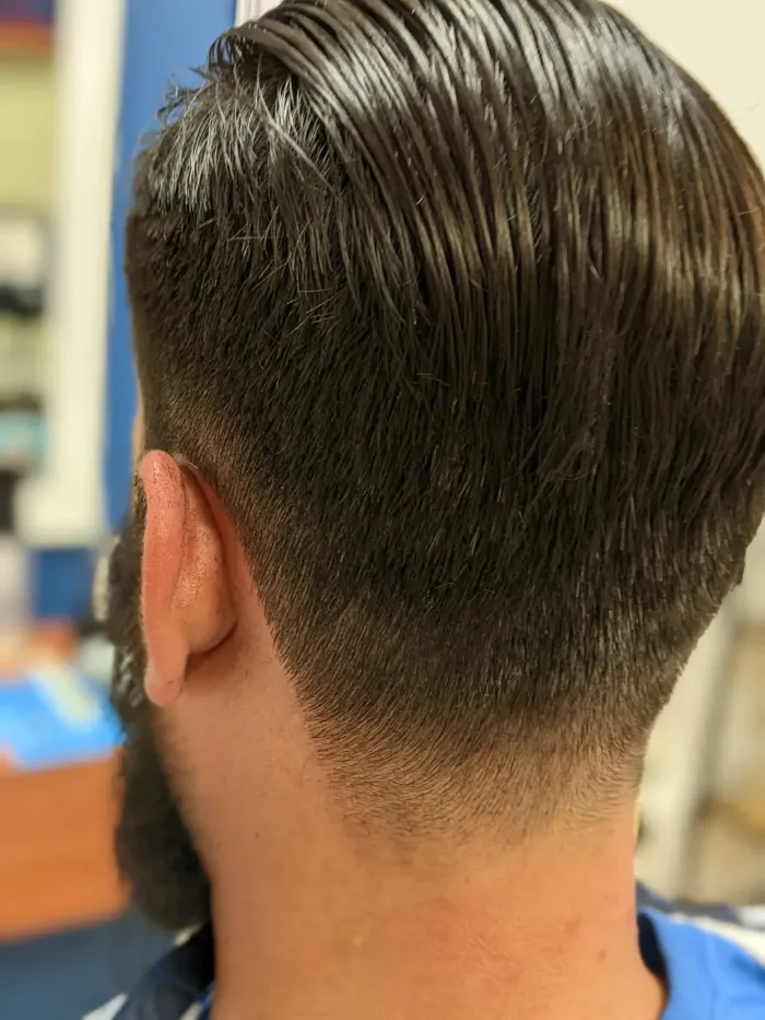 Coupe homme en dégradé, vue de dos